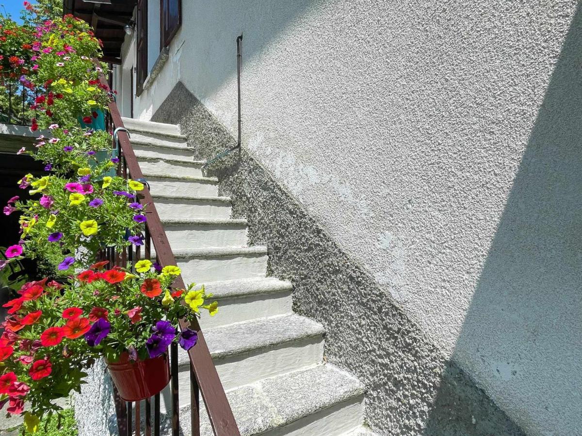 Appartamento Tivano Balcone Con Vista Lago Bellagio Luaran gambar