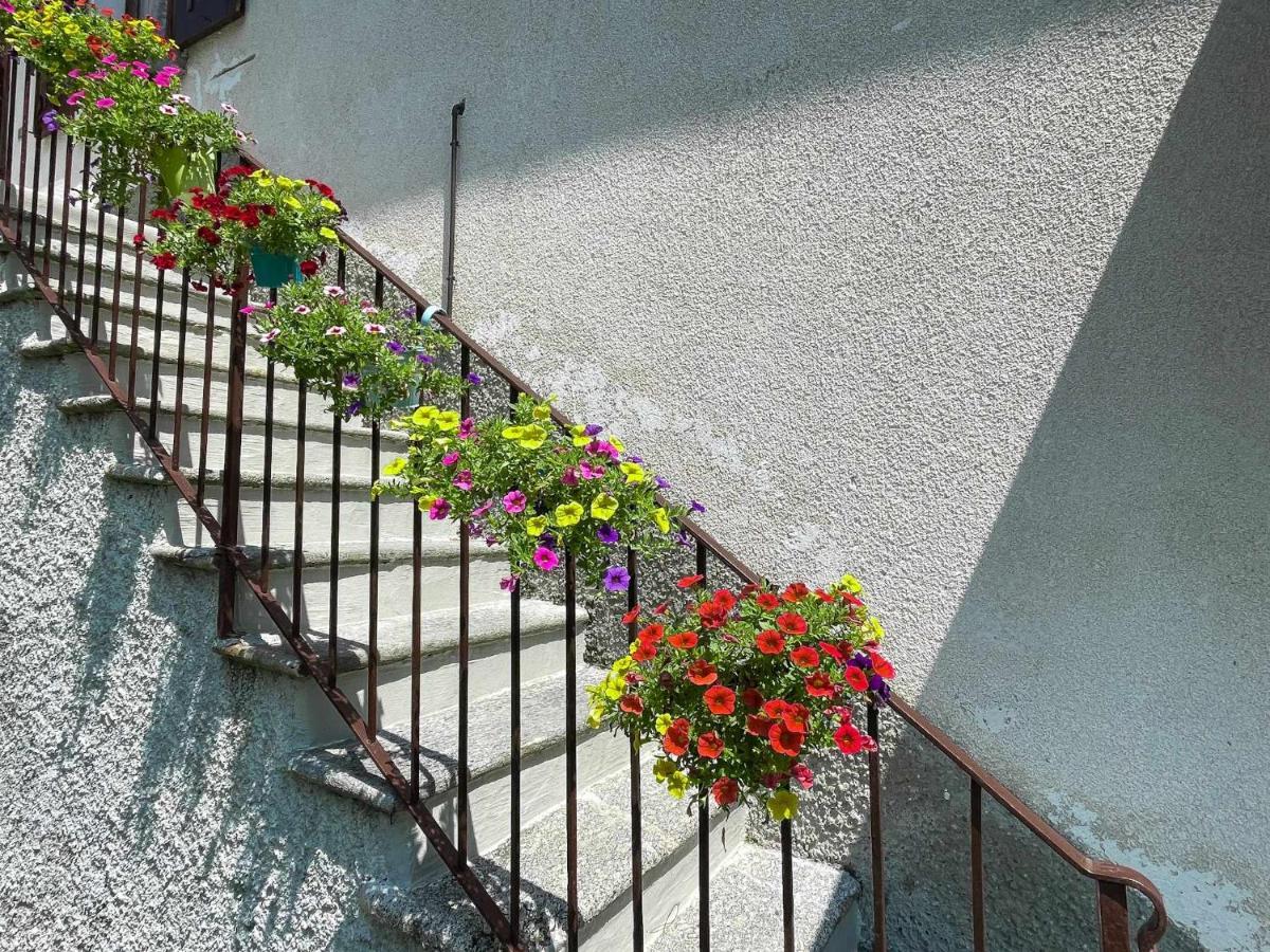 Appartamento Tivano Balcone Con Vista Lago Bellagio Luaran gambar