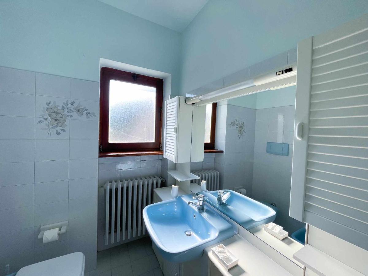 Appartamento Tivano Balcone Con Vista Lago Bellagio Luaran gambar