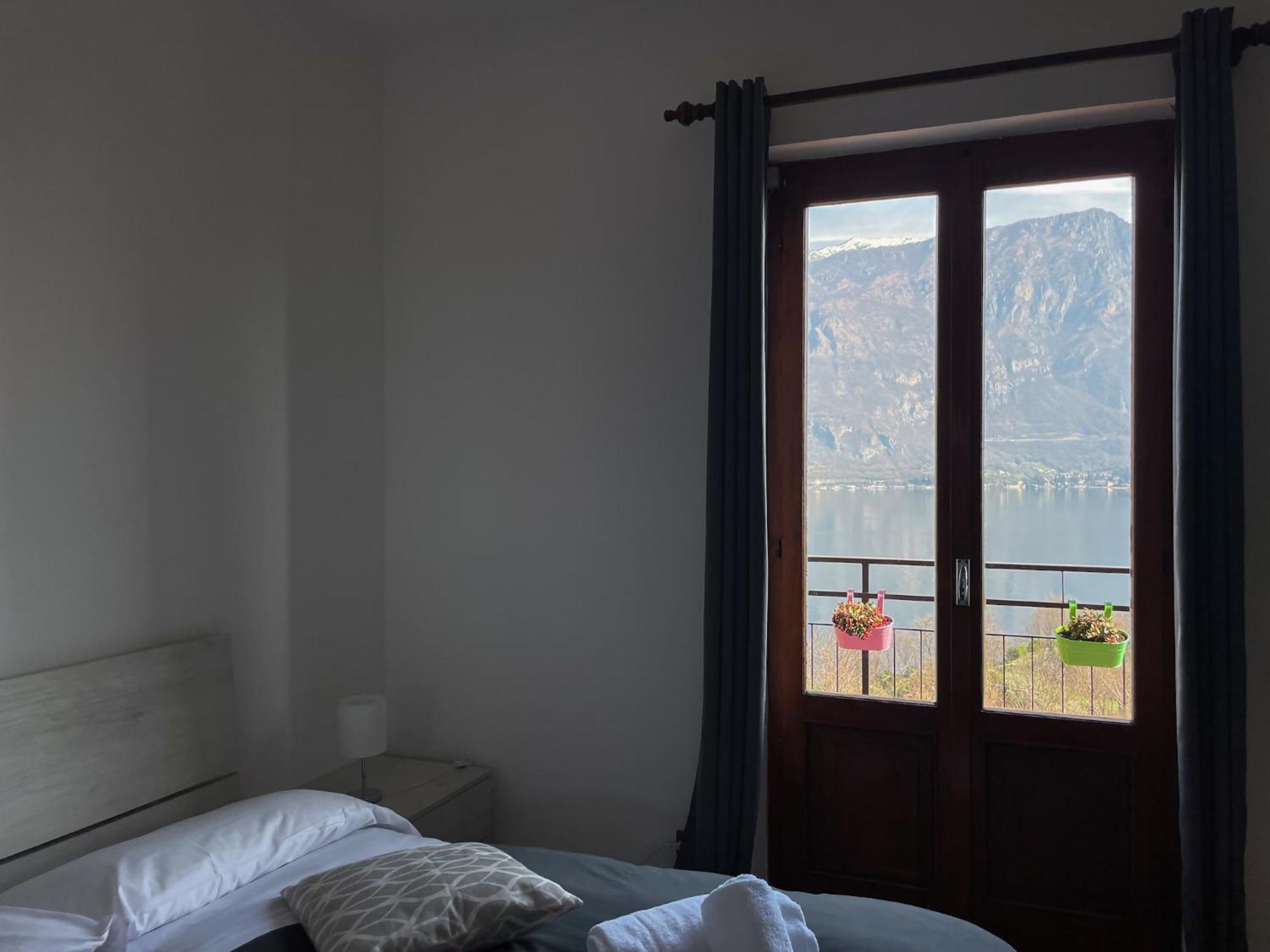 Appartamento Tivano Balcone Con Vista Lago Bellagio Luaran gambar