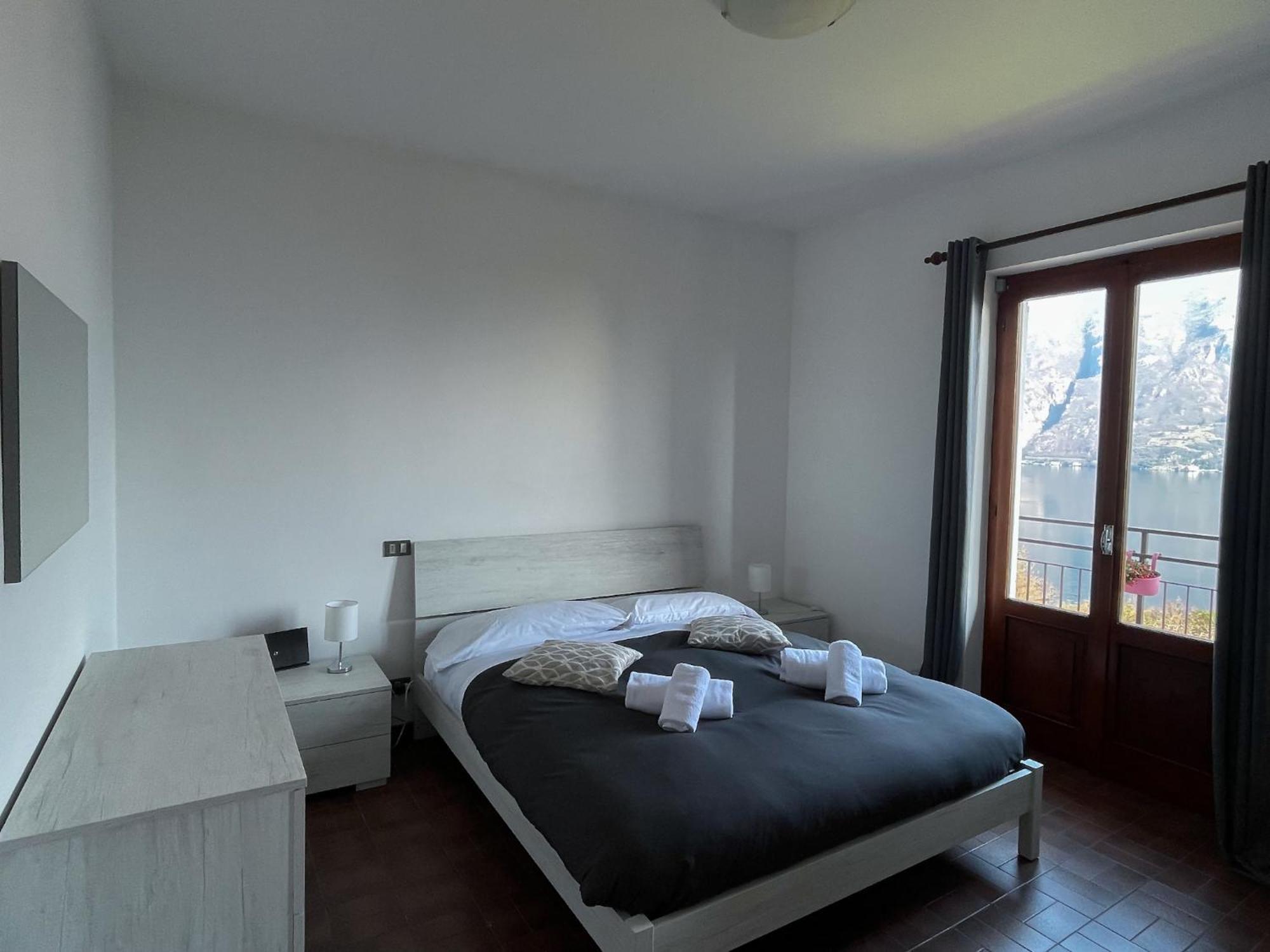 Appartamento Tivano Balcone Con Vista Lago Bellagio Luaran gambar